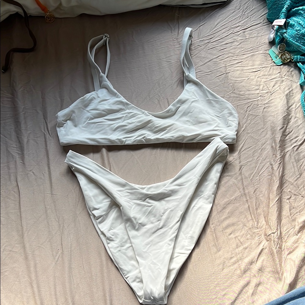Women's White Scoop Neck Bikini Set - Picture 2 of 4